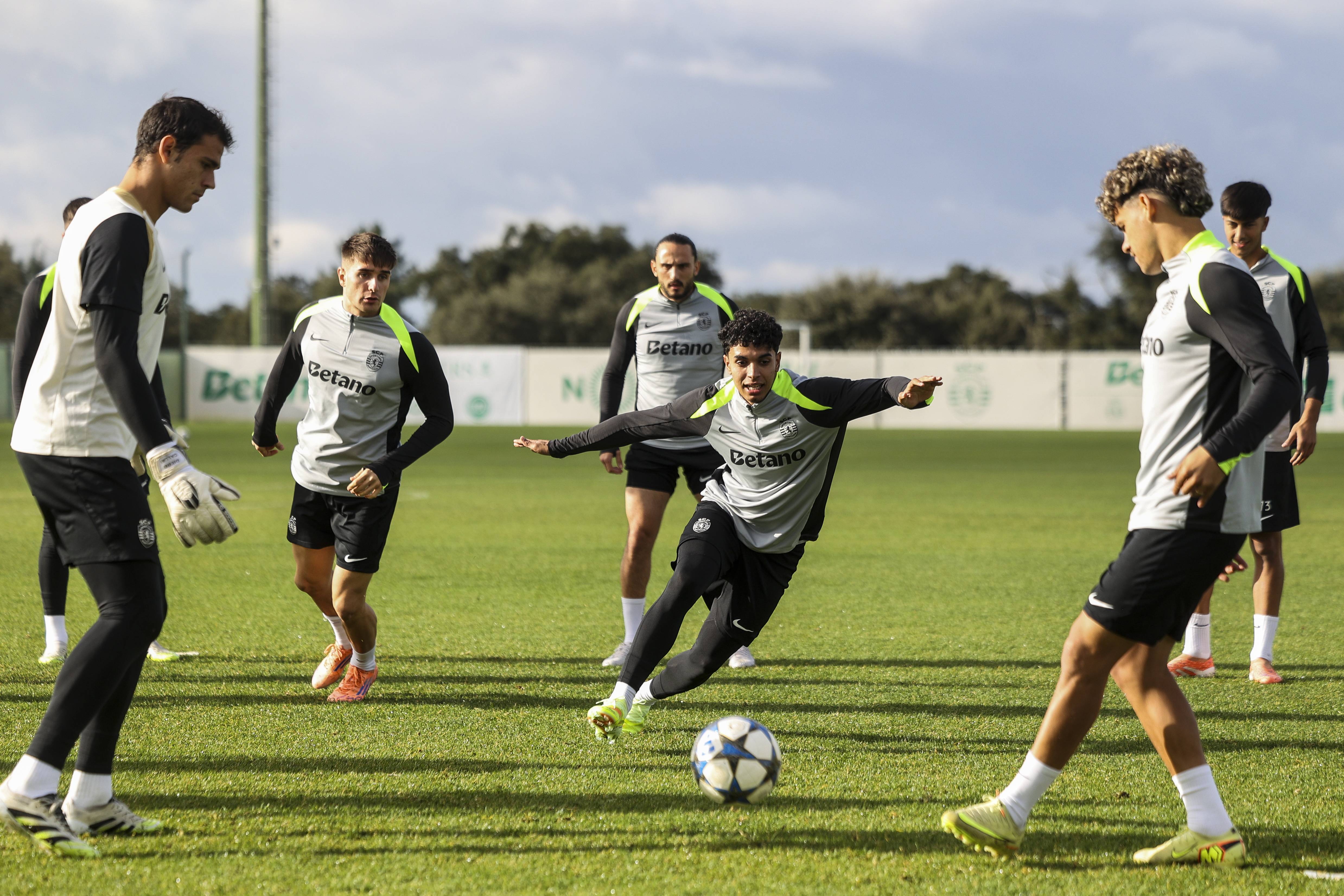 模拟器试玩-包含这也行？葡萄牙体育临场应变勒沃库森扳平良机备战欧冠，C罗关键时刻大胜的词条