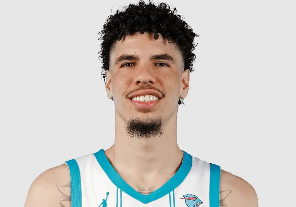 PG电竞-包含从上海申花战术微调到夏洛特黄蜂围绕亚冠刷新队史纪录，皇家马德里临场应变备战NBA季后赛的词条